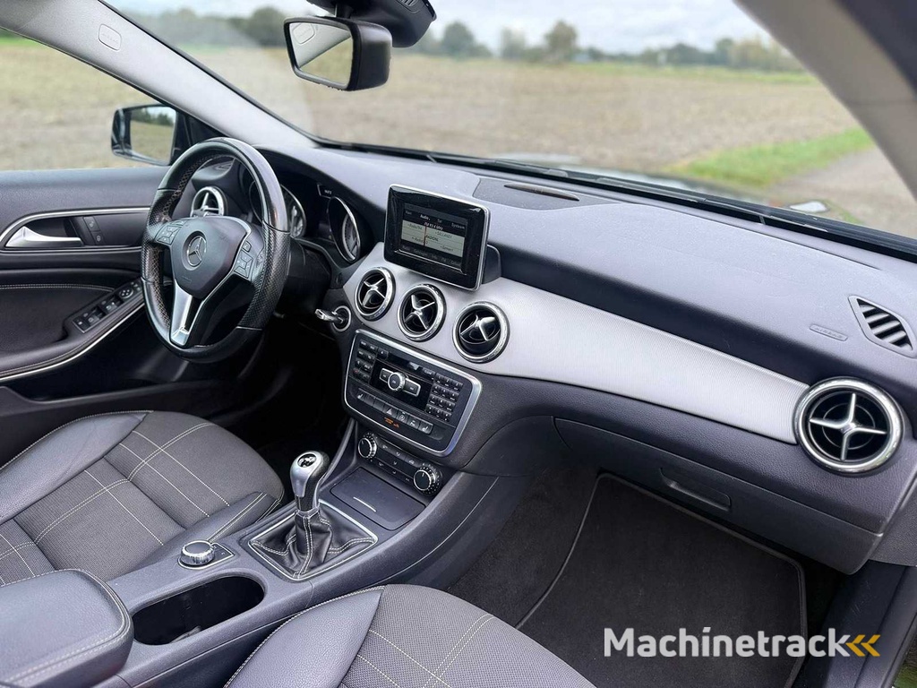 Mercedes-Benz - 2015 - GLA-Klasse - 180 - P-721-LJ