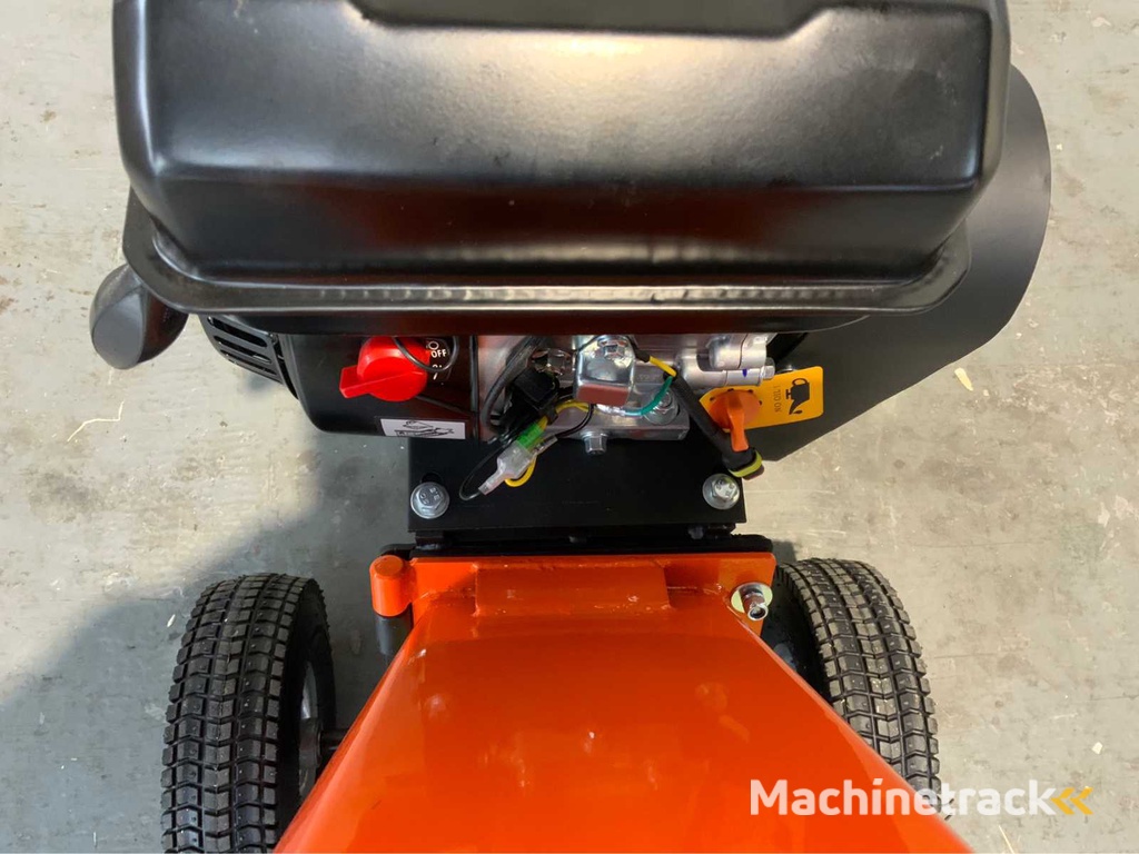 Daewoo - DWFWC230 - Houthakselaar, 7pk