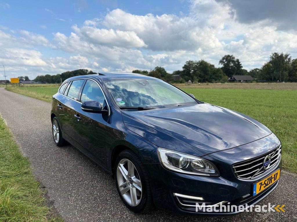 Volvo - 2013 - V60 - 2.4 D6 AWD Pl.i Summe. - 7-SZH-17