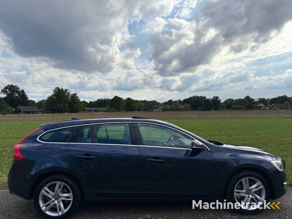 Volvo - 2013 - V60 - 2.4 D6 AWD Pl.i Summe. - 7-SZH-17