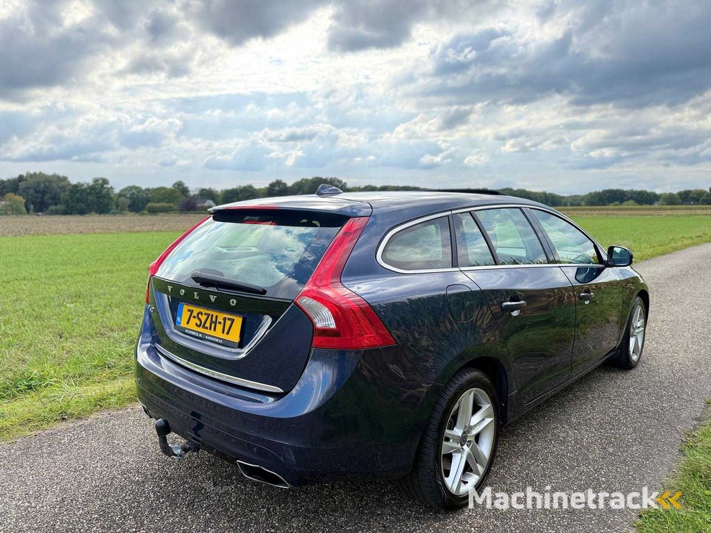 Volvo - 2013 - V60 - 2.4 D6 AWD Pl.i Summe. - 7-SZH-17