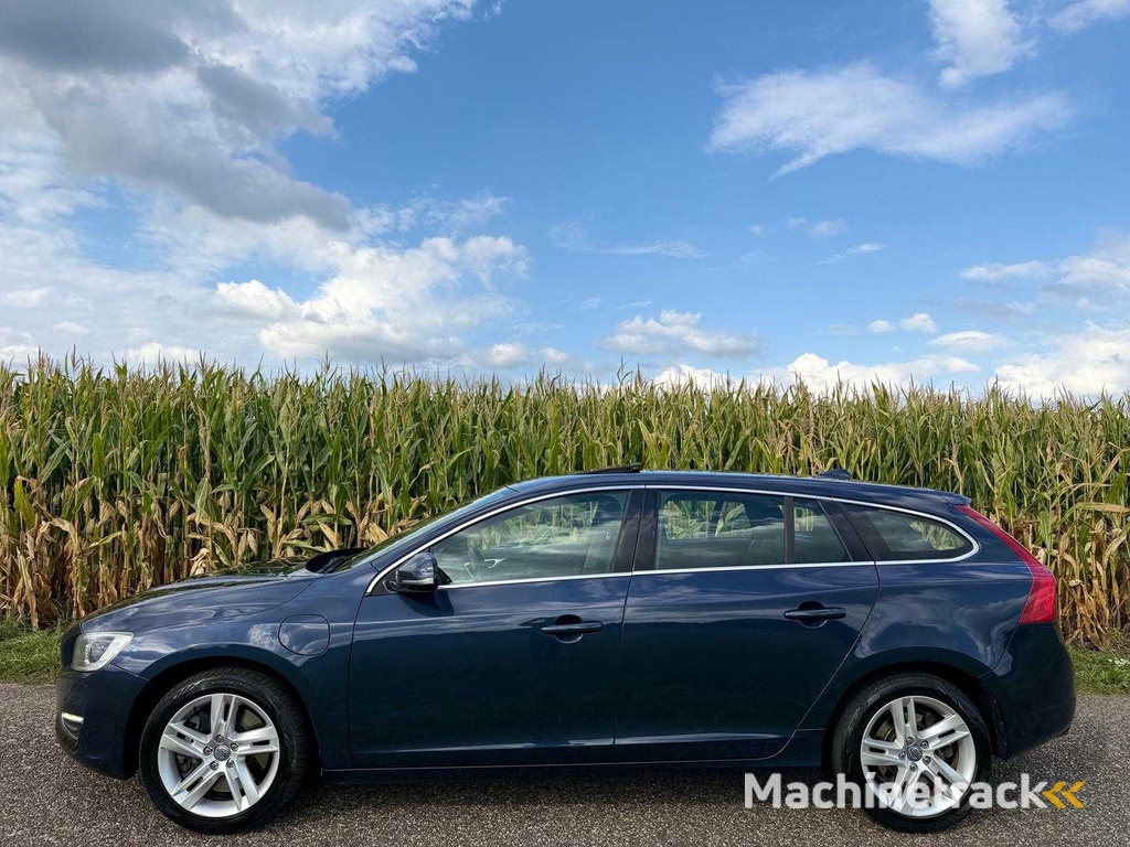 Volvo - 2013 - V60 - 2.4 D6 AWD Pl.i Summe. - 7-SZH-17