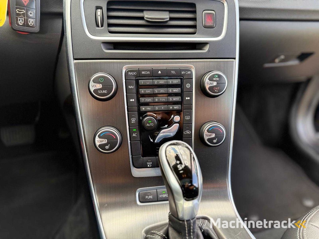 Volvo - 2013 - V60 - 2.4 D6 AWD Pl.i Summe. - 7-SZH-17