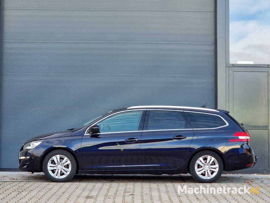Peugeot - 2015 - 308 SW - 1.2 PureT.Blue L. Ex - HF-330-L