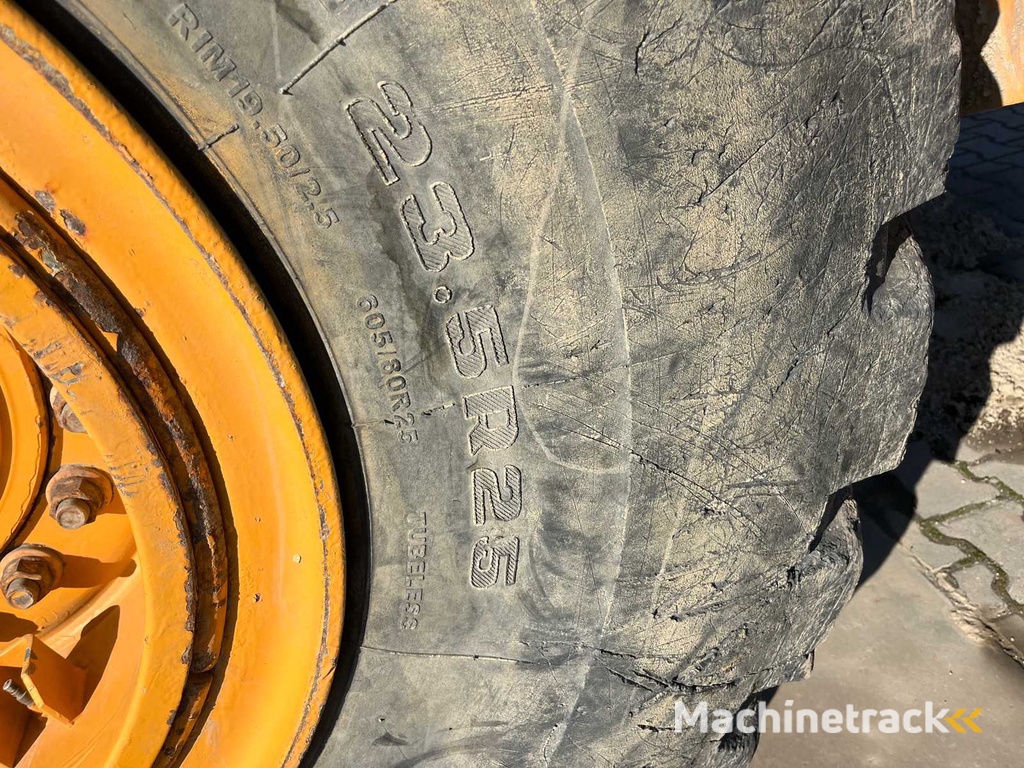 LIEBHERR - L550 - Wiellader - 2015