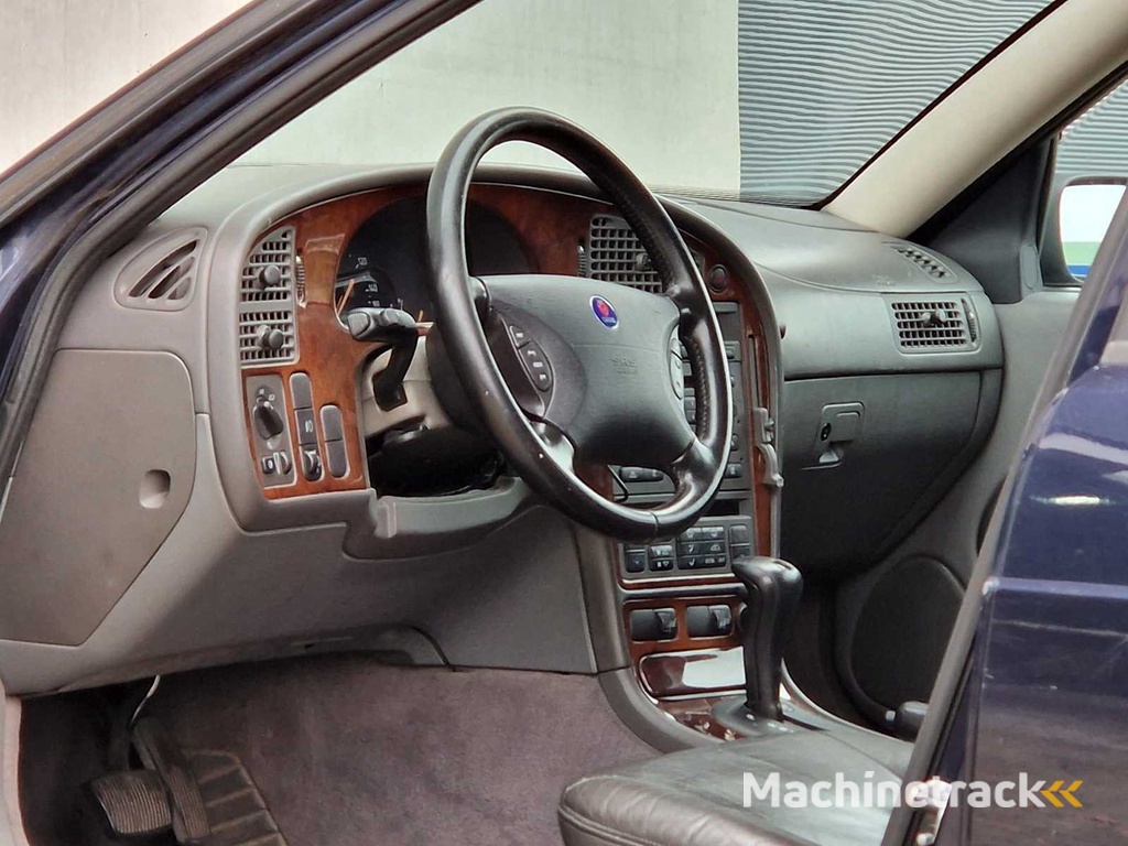 Saab - 2001 - 9-5 Kombi - 2.0t SE - 44-GV-GJ