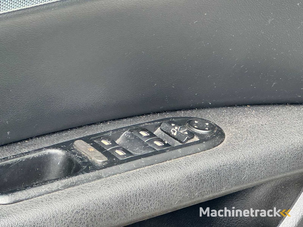 Peugeot - 2004 - 407 SW - 2.2-16V XS Pack - 48-PT-SG