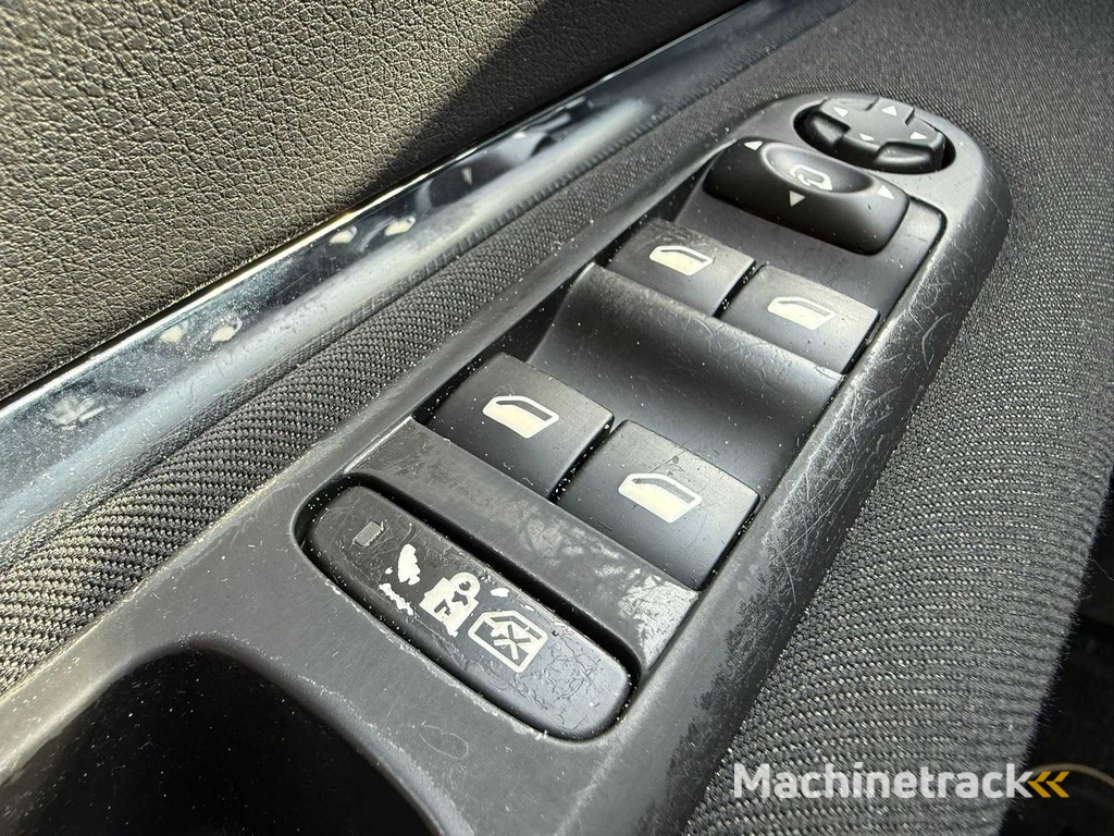 Peugeot - 2010 - 3008 - 1.6 VTi ST - 53-LGG-7