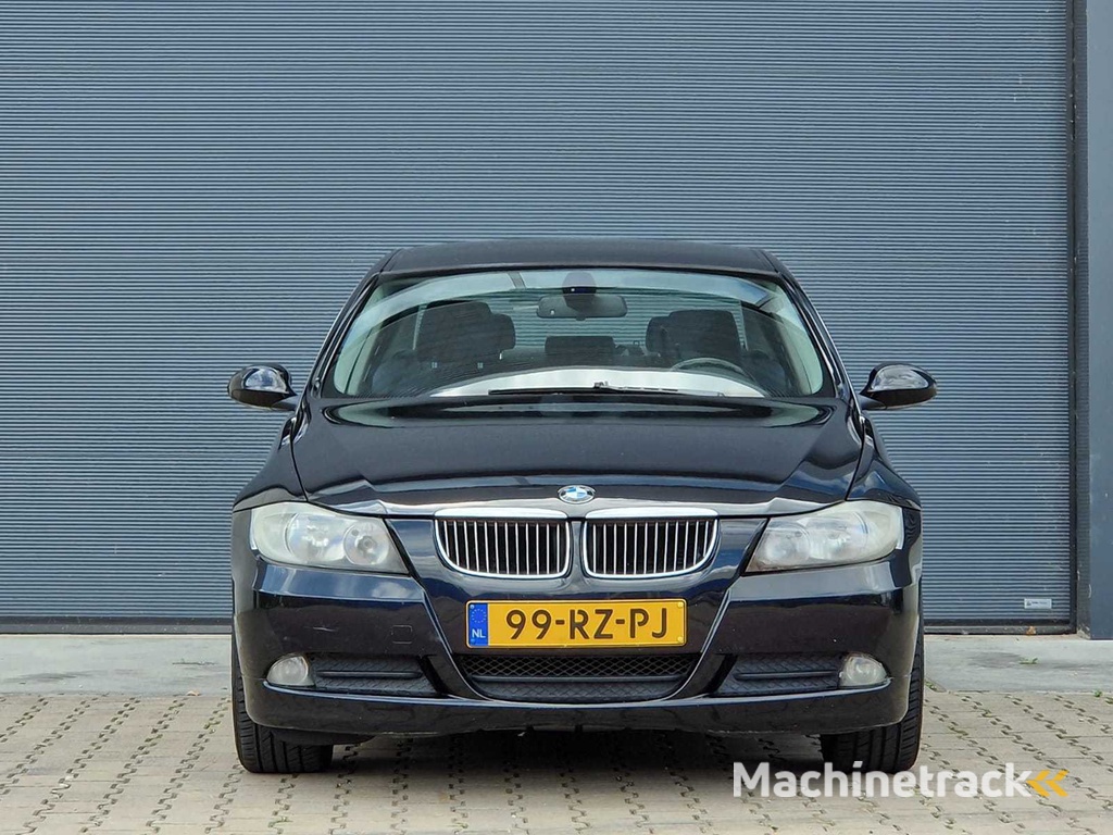 BMW - 2005 - 3er - 318i Dynamic Exec. - 99-RZ-PJ