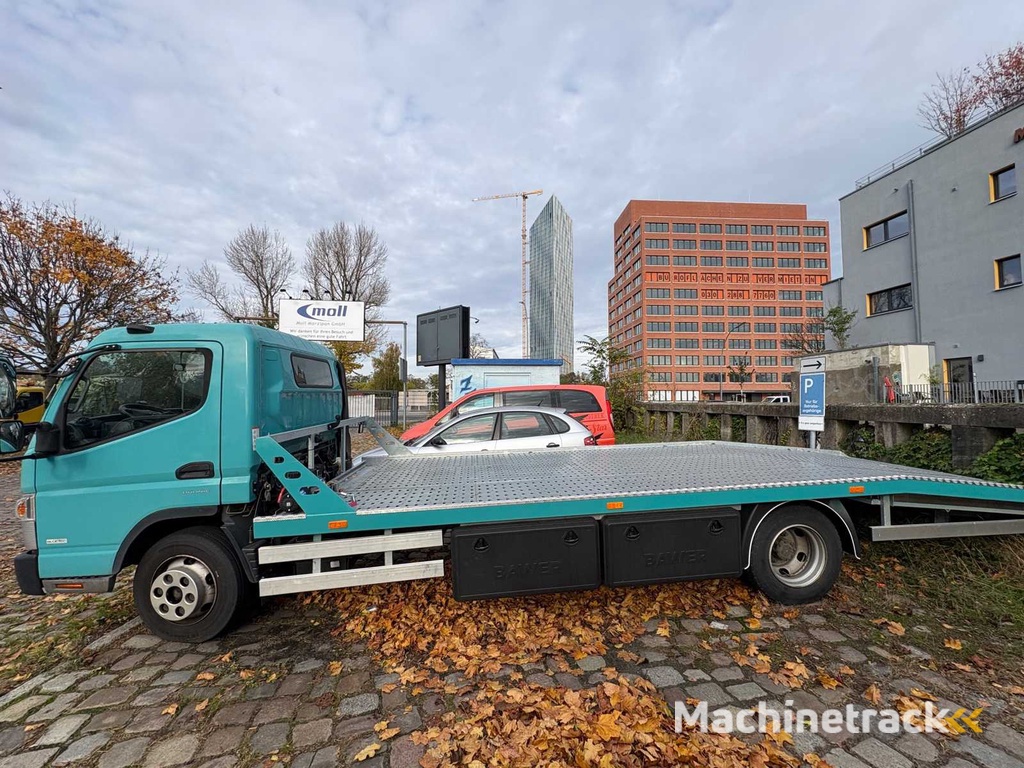 Mitsubishi Fuso Canter 7C18 – 7,5 t – Euro 6 – Abschleppfahrzeug mit Plateau – 136.000 km