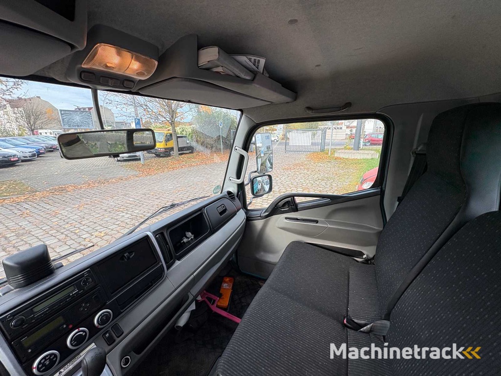 Mitsubishi Fuso Canter 7C18 – 7,5 t – Euro 6 – Abschleppfahrzeug mit Plateau – 136.000 km