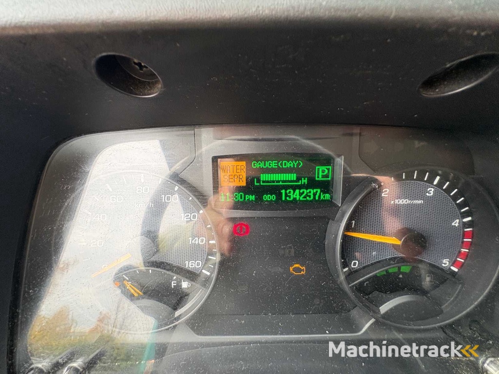 Mitsubishi Fuso Canter 7C18 – 7,5 t – Euro 6 – Abschleppfahrzeug mit Plateau – 136.000 km