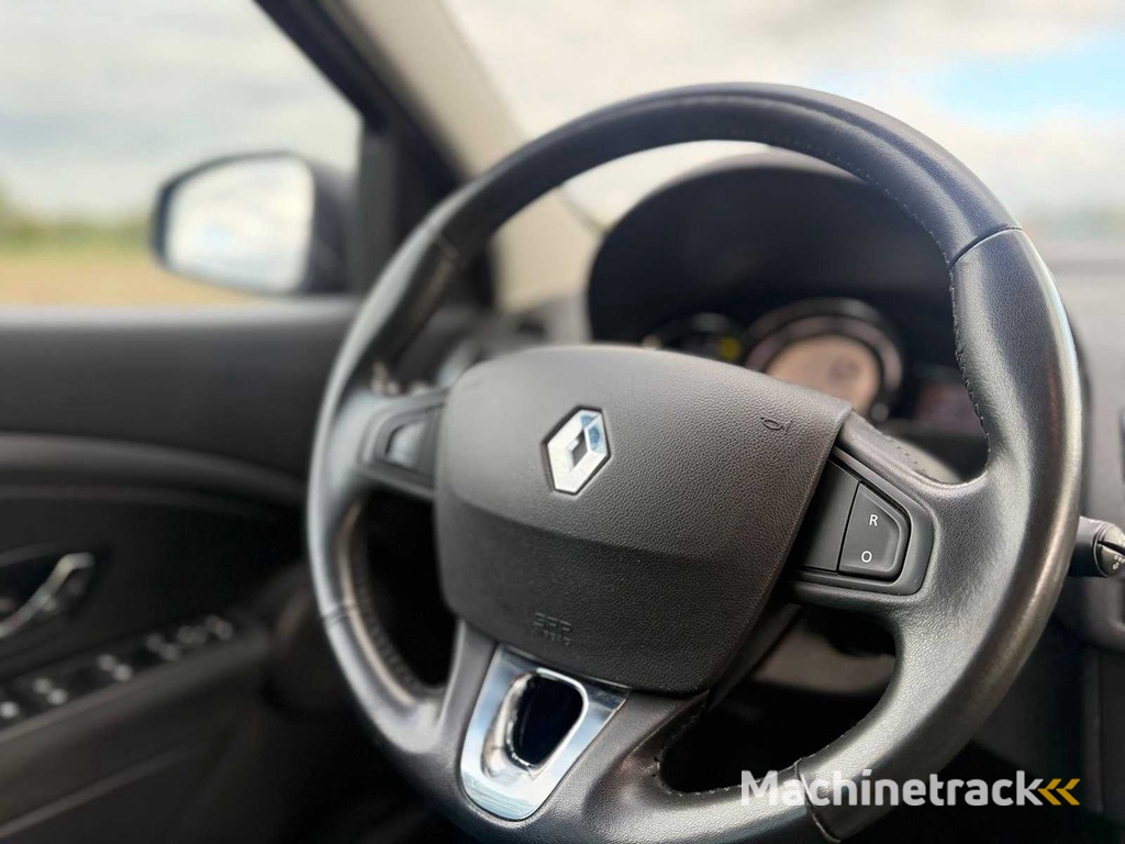 Renault - 2016 - Mégane Kombi - 1.2 TCe Limited - JG-223-K