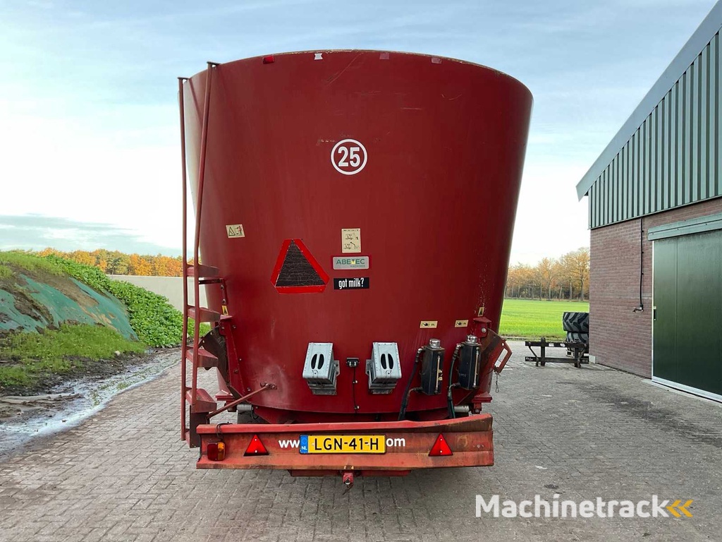 2010 RMH Mixel-24 Feed Mixer