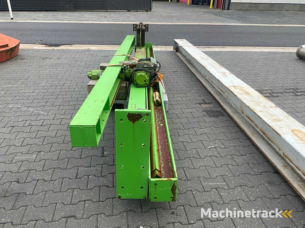 U-mega UH-105 Bovenloophalkraan