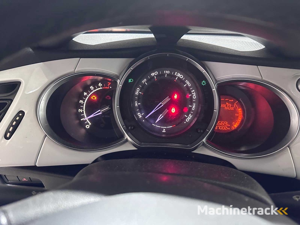 Citroen - DS3 - 1.6 So Chic - 9-XFP-51