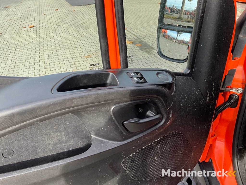 2017 Iveco Daily 35-140 Flatbed truck