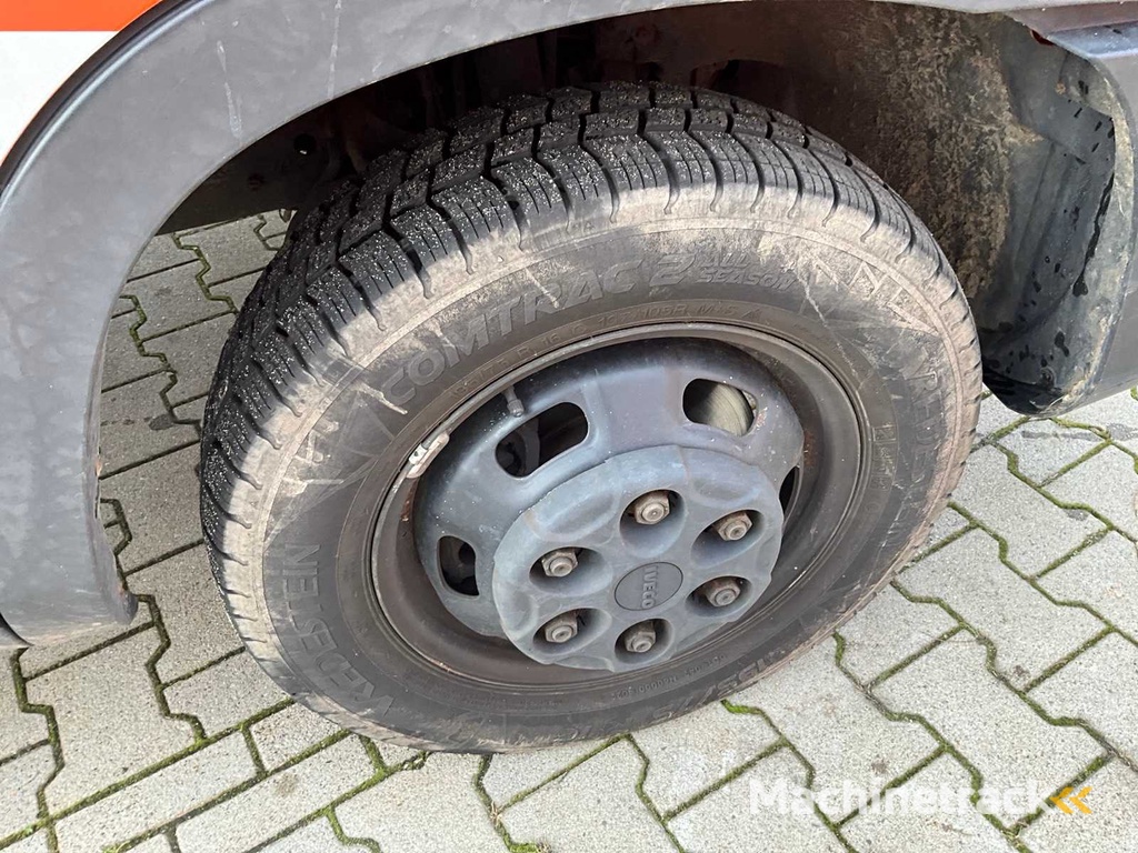 2017 Iveco Daily 35-140 Flatbed truck