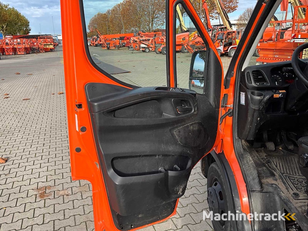 2017 Iveco Daily 35-140 Flatbed truck