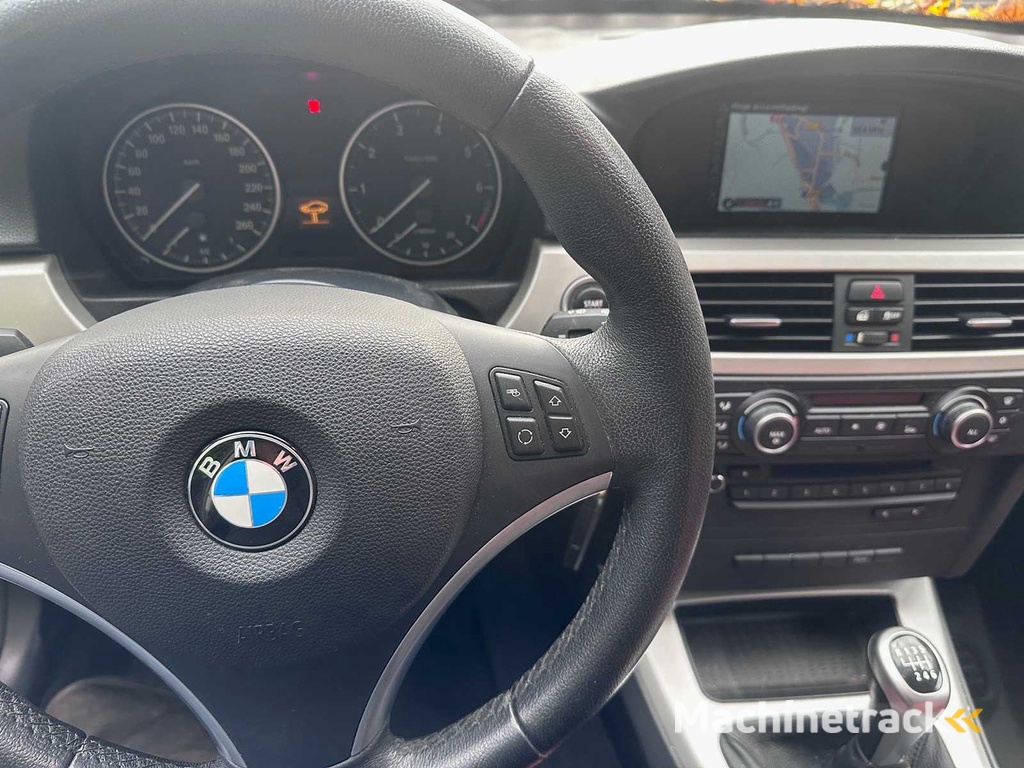 BMW - 3er-Serie Touring - 318i Corp.L.Lux Line - Deutsche Papiere (vorher 51-RTJ-9)