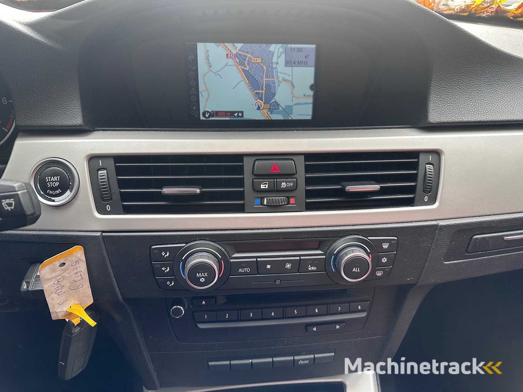 BMW - 3er-Serie Touring - 318i Corp.L.Lux Line - Deutsche Papiere (vorher 51-RTJ-9)