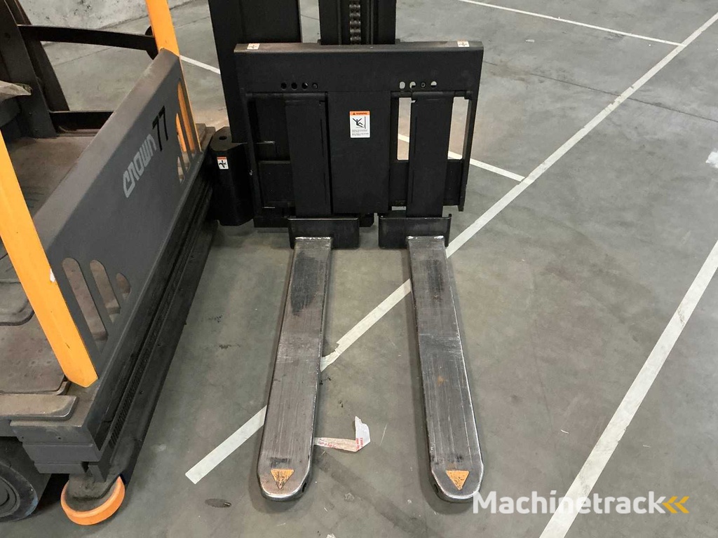 Crown - 6000 series - Smallegangentruck