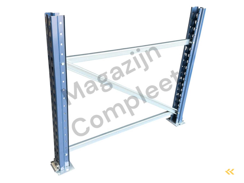 Große, schwere Werkbank mit glatten Betonsperrholzplatten.