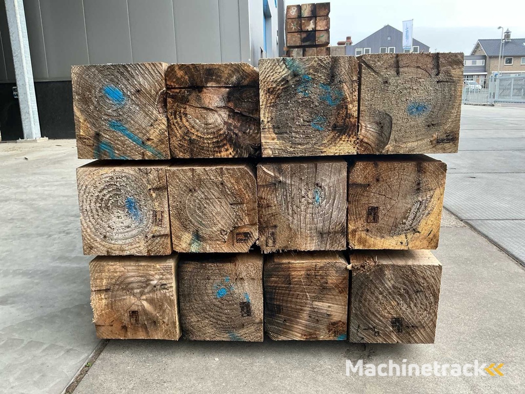 Radiata Pine 3000x300x300 Bouwhout