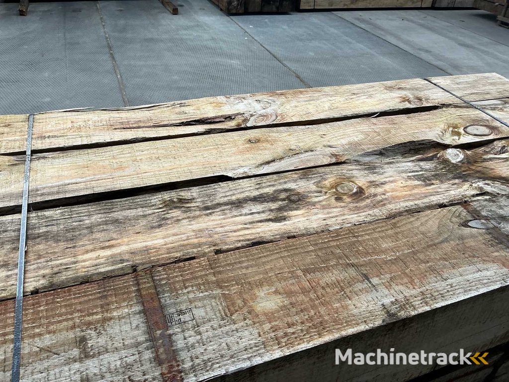 Radiata Pine 3000x300x300 Bouwhout