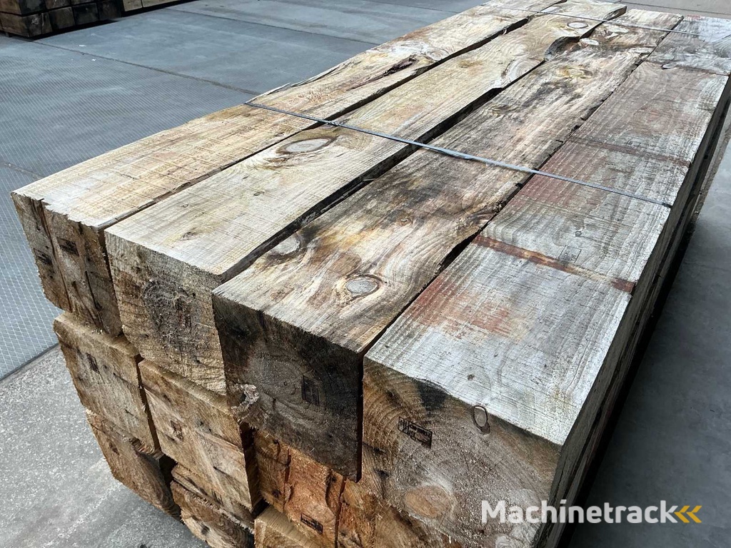 Radiata Pine 3000x300x300 Bouwhout