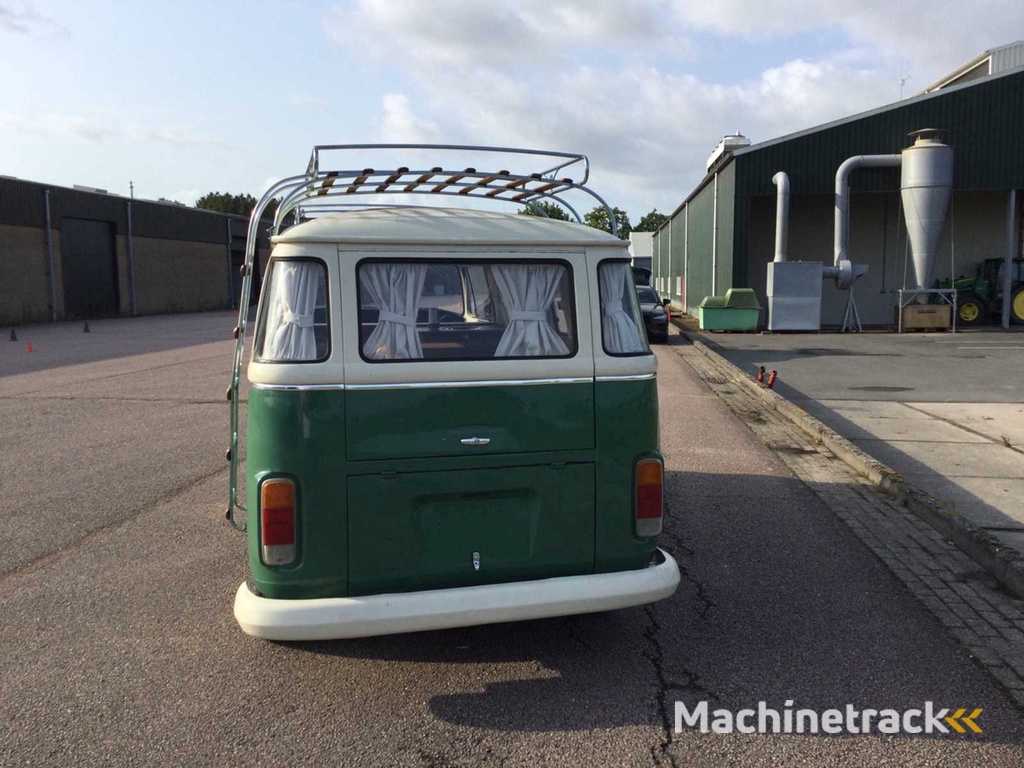 Volkswagen T2 Camper Classic Car