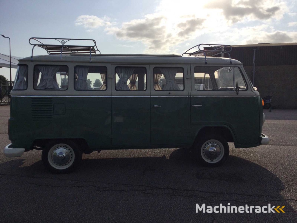 Volkswagen T2 Camper Classic Car