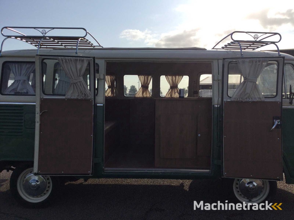 Volkswagen T2 Camper Classic Car