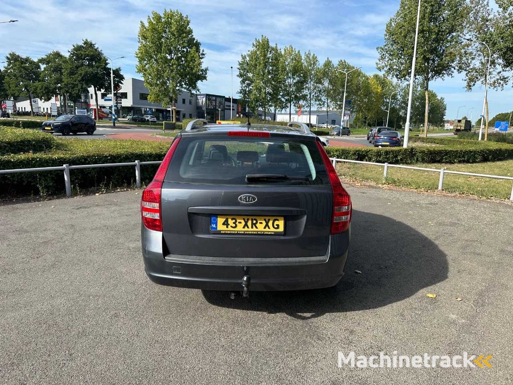 Kia - cee'd Sporty Wagon - 1.6 Business Ed. - PKW - 2007