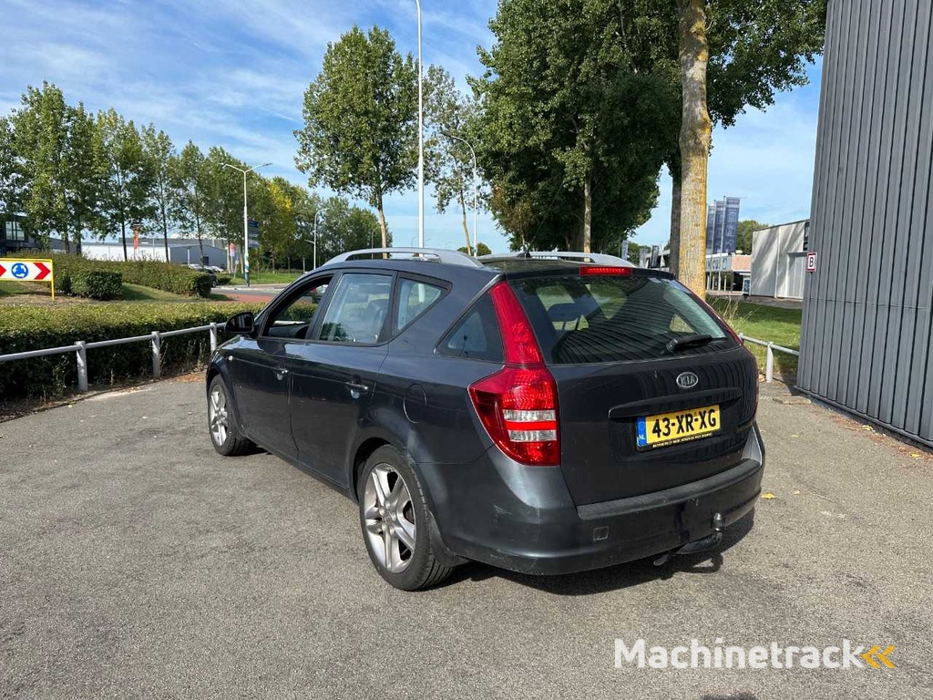 Kia - cee'd Sporty Wagon - 1.6 Business Ed. - PKW - 2007