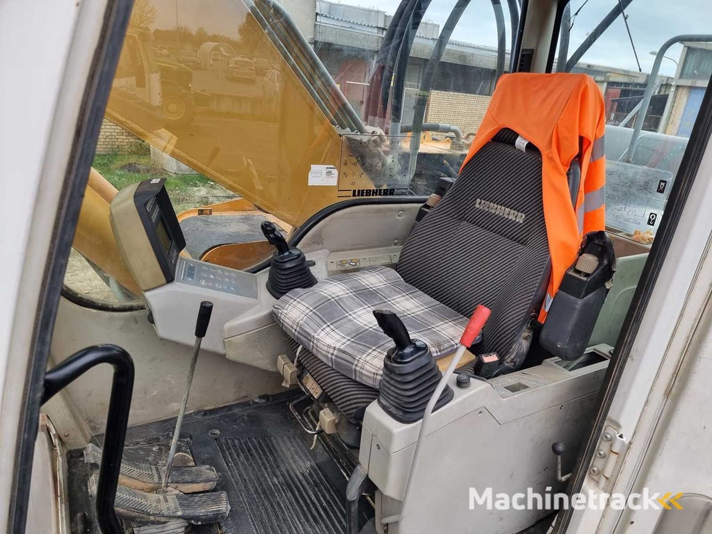 2009 - Liebherr - R914C - Tracked Excavator
