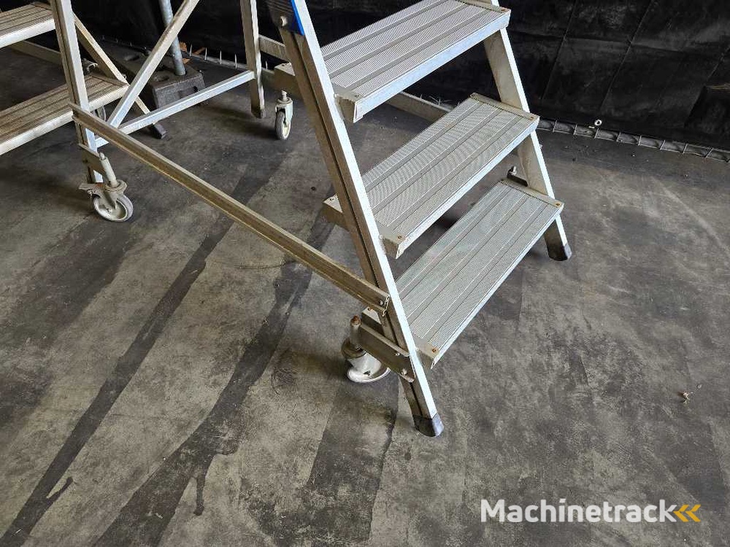 Zagres - Overige werkplaatsinventaris (2x)