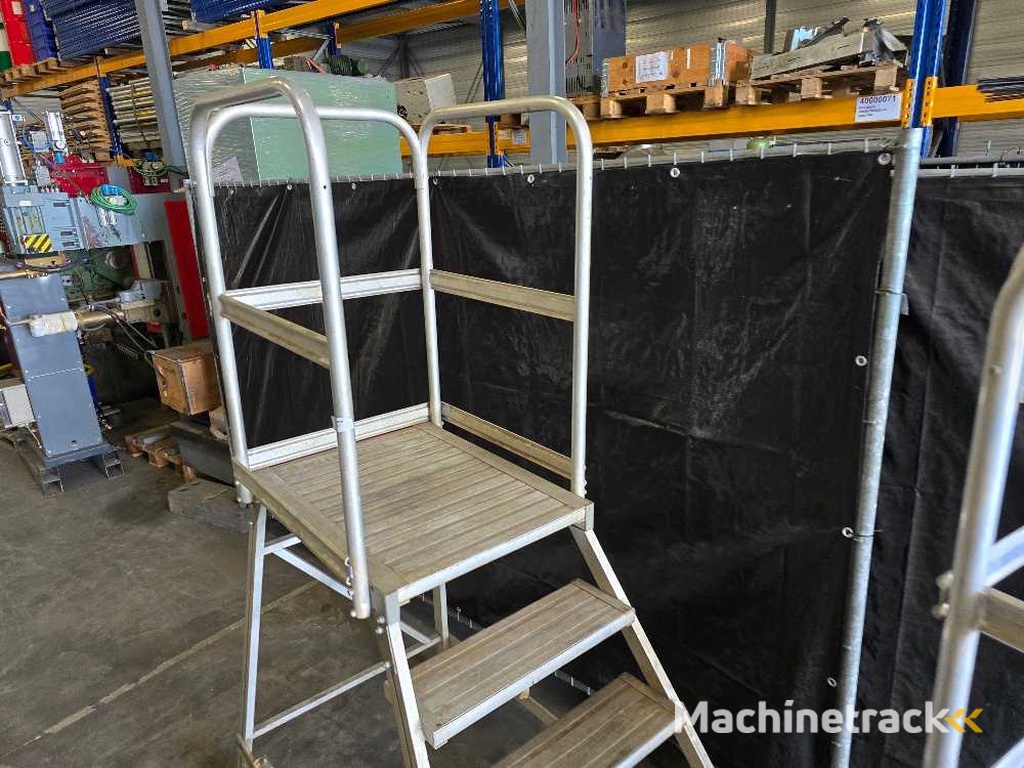 Zagres - Overige werkplaatsinventaris (2x)