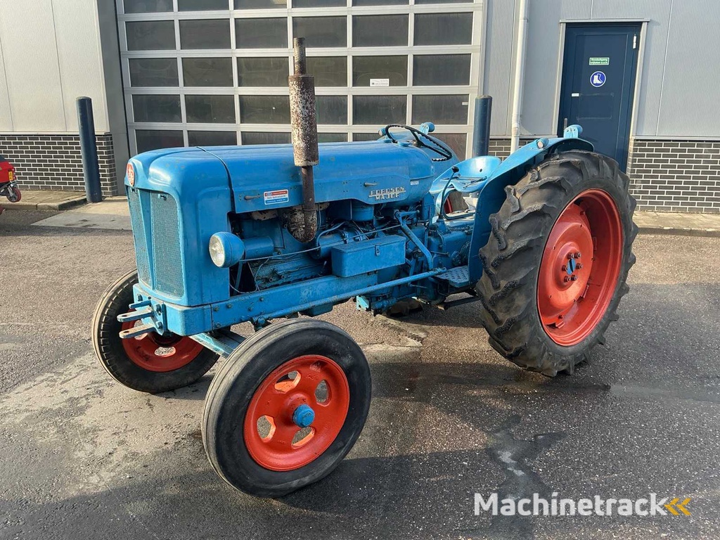 1953 Fordson MAJOR Tweewielaangedreven landbouwtractor
