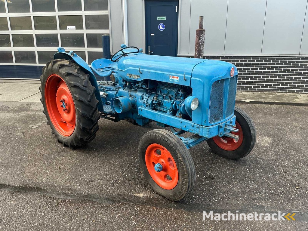 1953 Fordson MAJOR Tweewielaangedreven landbouwtractor