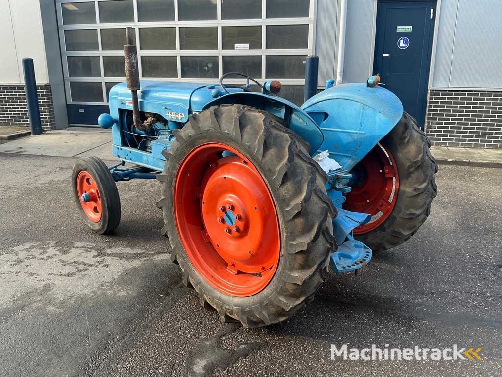 1953 Fordson MAJOR Tweewielaangedreven landbouwtractor
