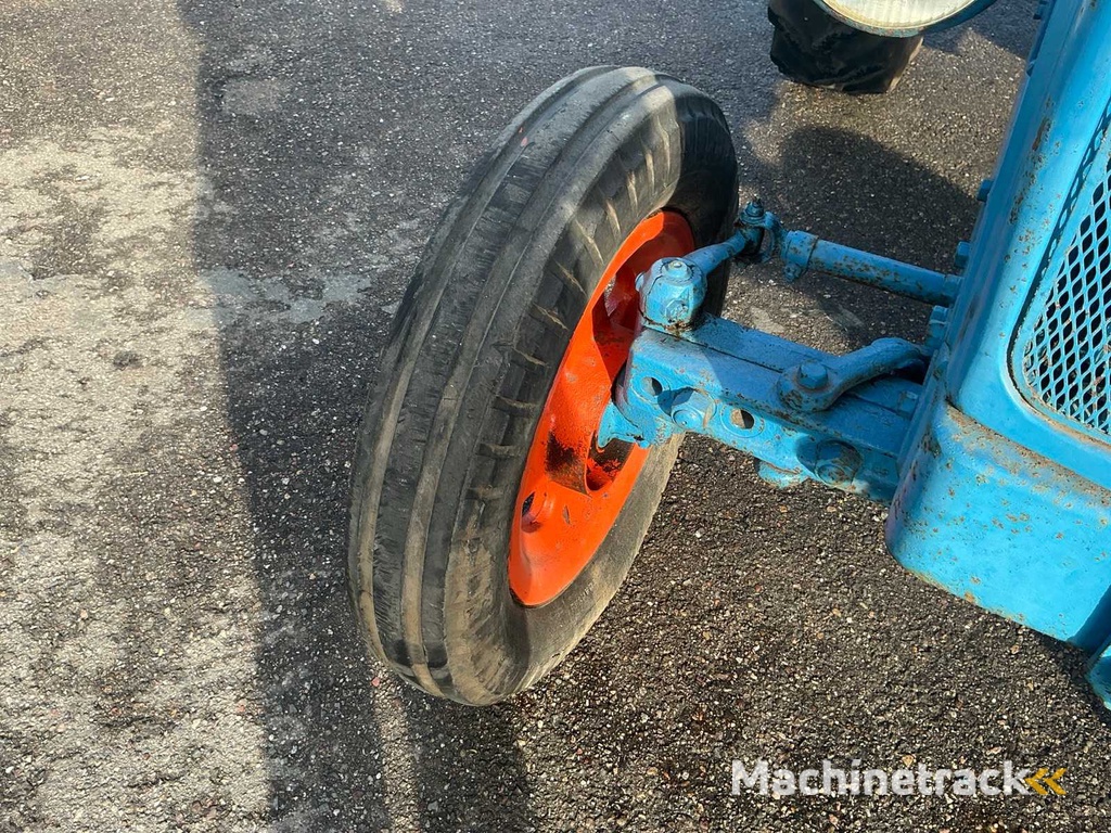 1953 Fordson MAJOR Tweewielaangedreven landbouwtractor