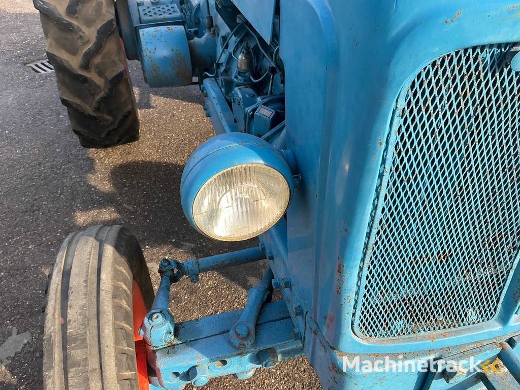 1953 Fordson MAJOR Tweewielaangedreven landbouwtractor