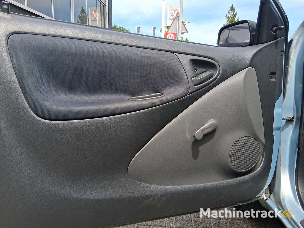 Toyota Yaris 1.3 VVT-i Terra Auto 2003 | 73-NH-HL