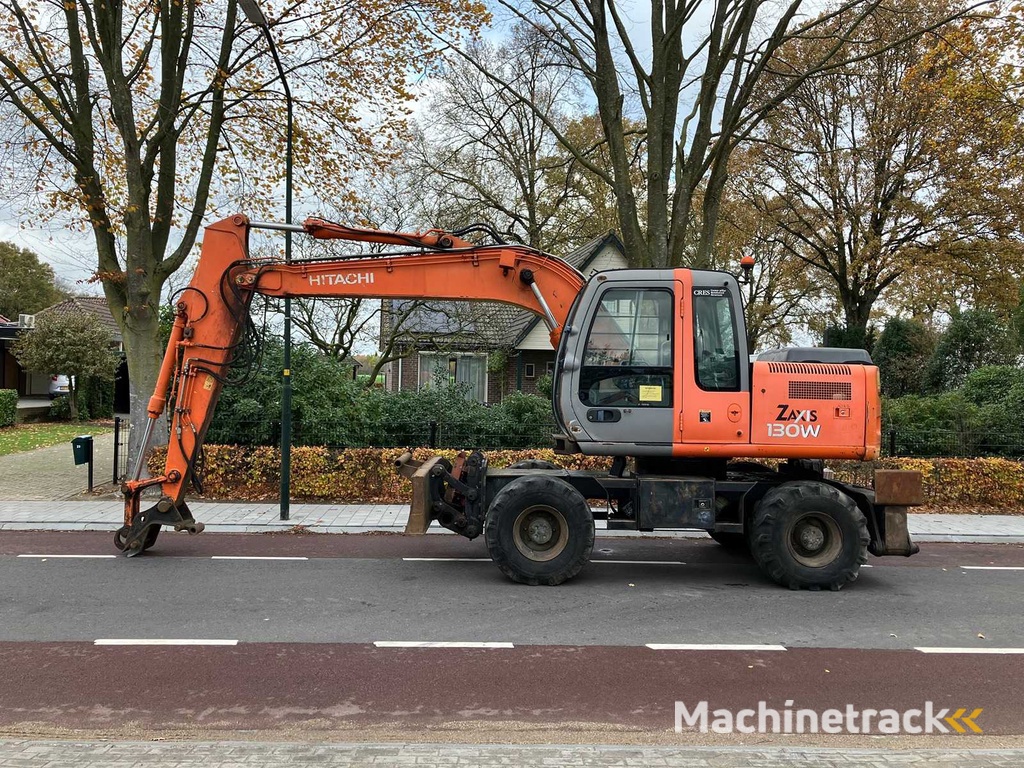 Hitachi - 2008 - ZX130W - Banden graafmachine