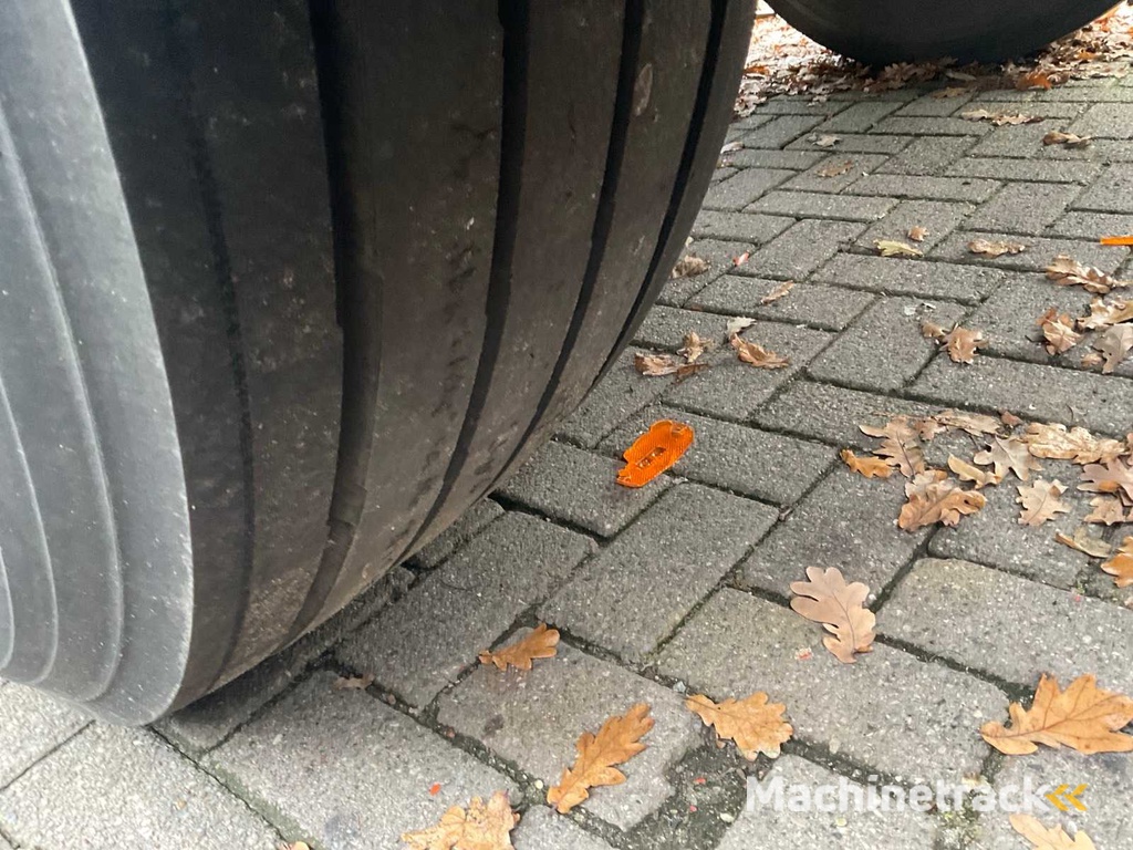 1987 HTF HWO 12-20SA Semi-trailer