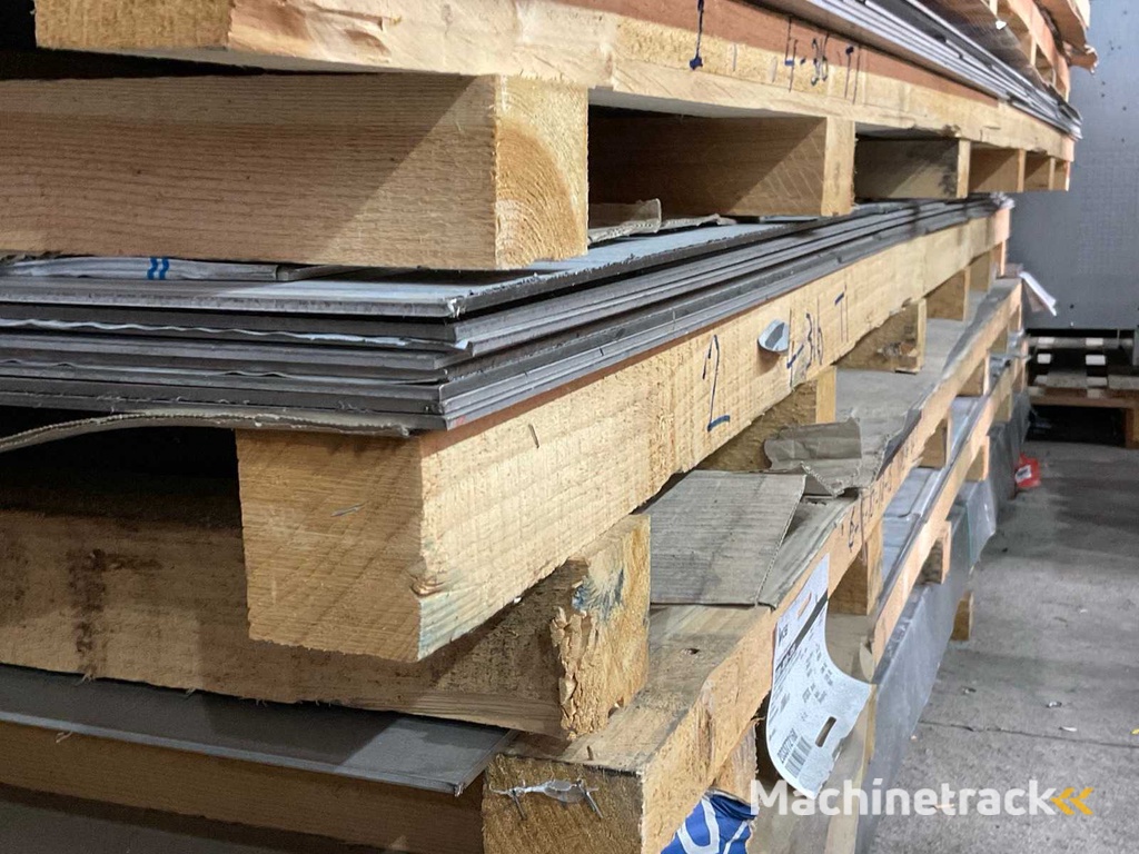 Partij rvs plaatmateriaal