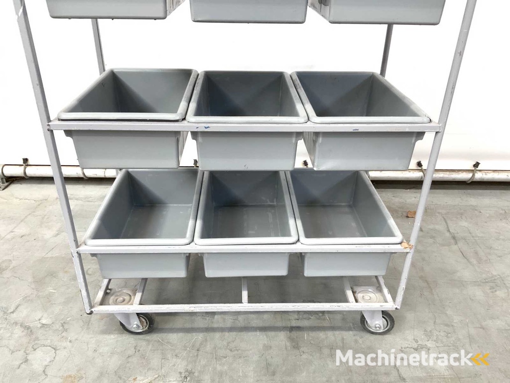 Wagen mit Behältern (4x)