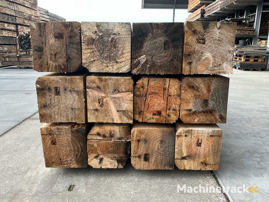 Radiata Pine 3000x300x300 Bouwhout