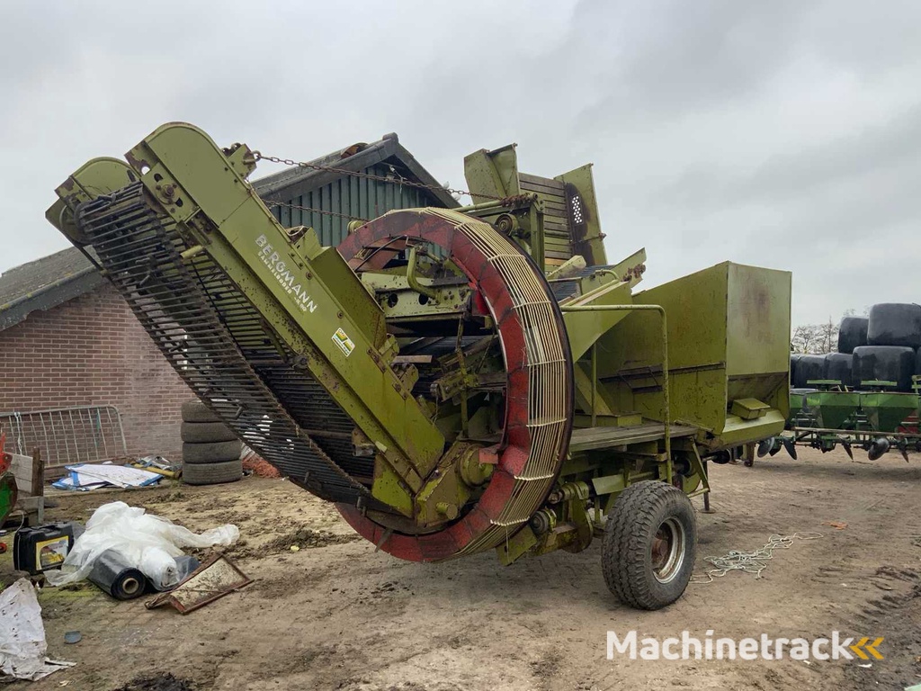 1976 Bergmannn K80 Potato harvester
